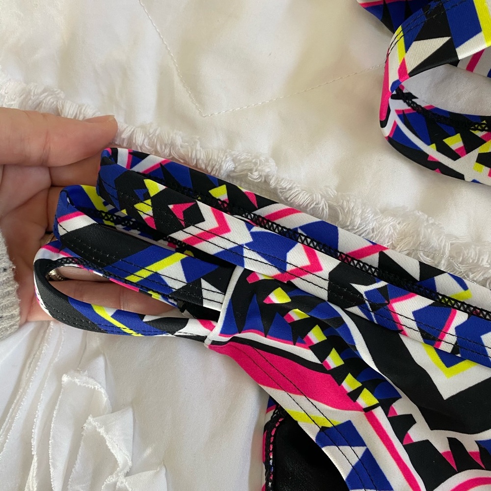 Bikini bundle - Picture 5 of 10